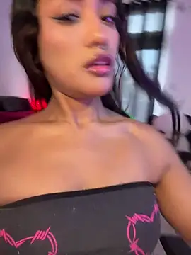 VictoireFeller online show from 02-04-26, 10:27