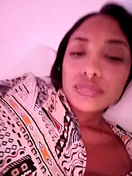 VictoireFeller online show from 12-15-25, 04:29