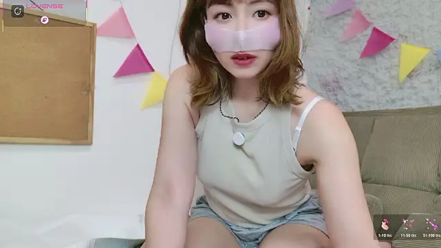 Snapshot of A33-asami chatting on 05-31-26, 01:33 A33-asami online show from 05-31-26, 01:33
