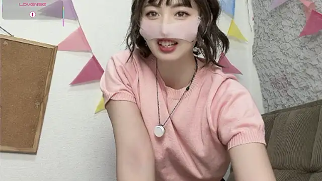 Snapshot of A33-asami chatting on 05-04-26, 01:31 A33-asami online show from 05-04-26, 01:31
