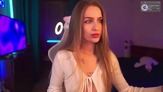 Kamila icee online show from 11-25-25, 08:20