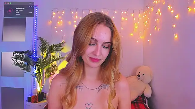 Snapshot of Kamila_icee chatting on 01-30-25, 10:19 Kamila icee online show from 01-30-25, 10:19