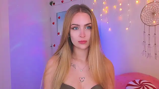 Snapshot of Kamila_icee chatting on 02-28-25, 08:07 Kamila icee online show from 02-28-25, 08:07