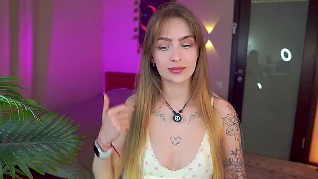 Kamila icee online show from 04-21-26, 08:15