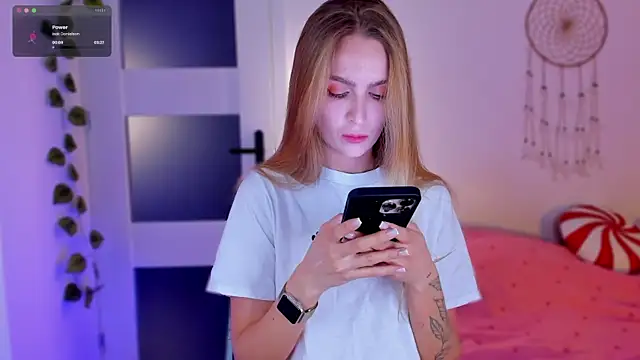 Snapshot of Kamila_icee chatting on 03-17-25, 07:15 Kamila icee online show from 03-17-25, 07:15