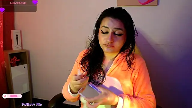 Snapshot of setzuna_ chatting on 03-15-25, 09:05 setzuna  online show from 03-15-25, 09:05