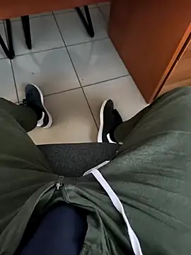 onbifeet online show from 10-30-25, 02:04