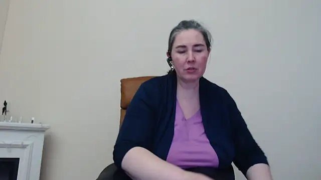 Snapshot of MilfGina chatting on 03-18-25, 08:37 MilfGina online show from 03-18-25, 08:37