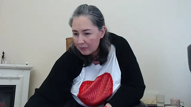 Snapshot of MilfGina chatting on 02-10-25, 03:32 MilfGina online show from 02-10-25, 03:32