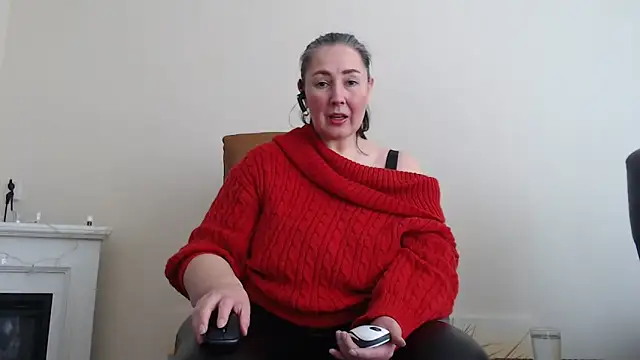 Snapshot of MilfGina chatting on 02-08-25, 12:50 MilfGina online show from 02-08-25, 12:50