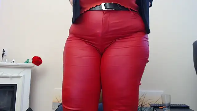 Snapshot of MilfGina chatting on 02-12-25, 08:18 MilfGina online show from 02-12-25, 08:18