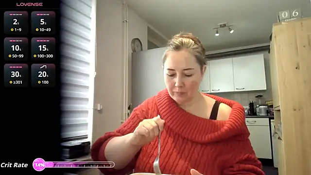 Snapshot of MilfGina chatting on 10-06-25, 08:04 MilfGina online show from 10-06-25, 08:04