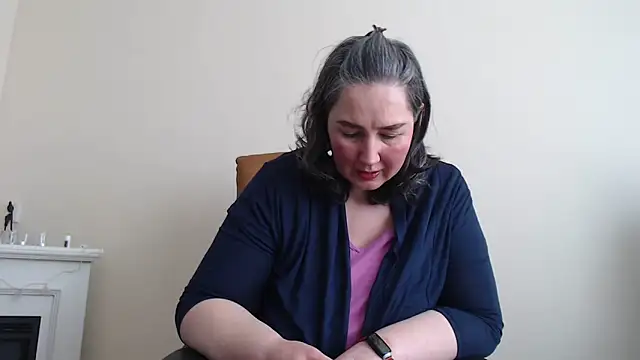Snapshot of MilfGina chatting on 03-18-25, 01:12 MilfGina online show from 03-18-25, 01:12