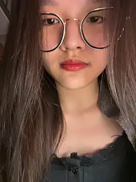 Krixxi22 online show from 10-20-25, 04:40