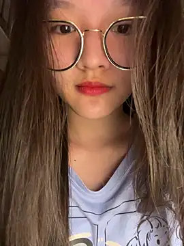 Krixxi22 online show from 10-28-25, 04:39