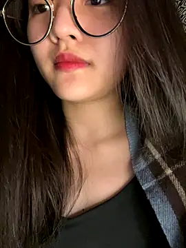 Krixxi22 online show from 10-22-25, 04:39