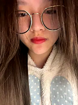 Krixxi22 online show from 11-18-25, 03:15