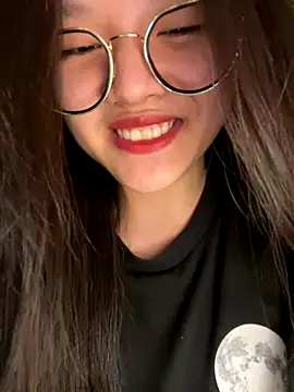 Krixxi22 online show from 09-24-25, 04:02