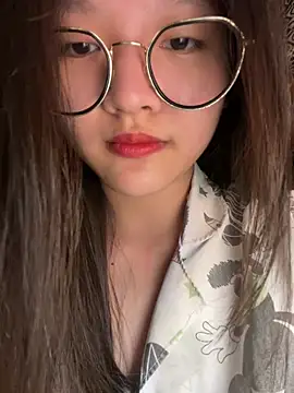 Krixxi22 online show from 10-11-25, 02:18