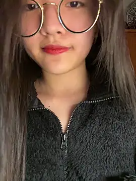 Krixxi22 online show from 12-15-25, 04:02