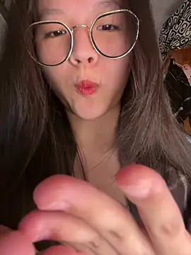 Krixxi22 online show from 10-14-25, 04:07