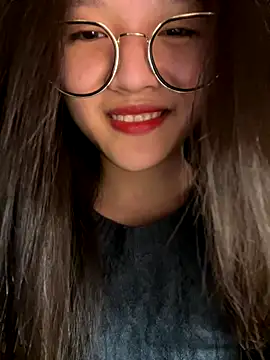 Krixxi22 online show from 10-24-25, 04:06