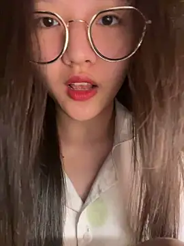 Krixxi22 online show from 11-10-25, 02:22