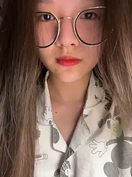 Krixxi22 online show from 10-29-25, 01:21