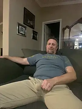 Snapshot of Realybigdill chatting on 05-20-26, 03:47 Realybigdill online show from 05-20-26, 03:47