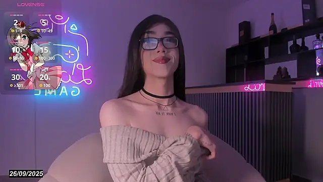 Bonnie Luxury online show from 09-26-25, 05:14