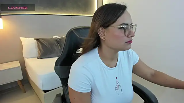 zoe danae  online show from 07-23-26, 01:30