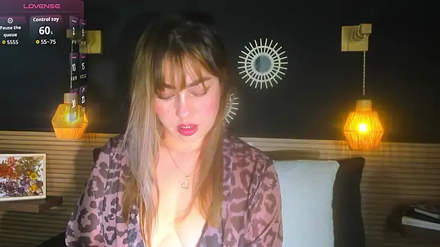 AnnaVictoria   online show from 02-08-26, 12:19