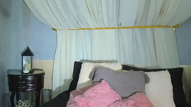 AnnaVictoria   online show from 09-17-25, 02:24