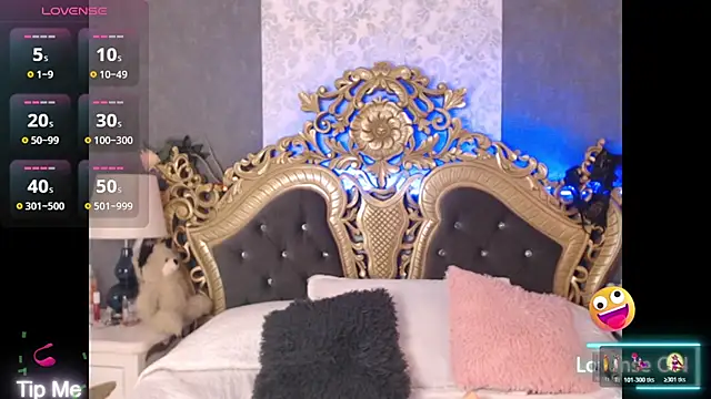 Giselle Noah online show from 11-08-25, 03:59