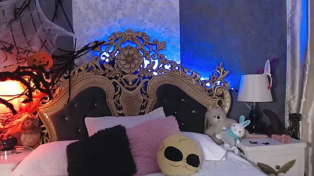 Giselle Noah online show from 10-28-25, 07:46