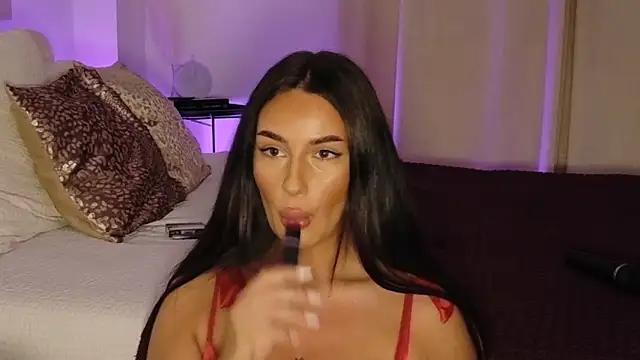 LuanaDess online show from 04-22-26, 10:49