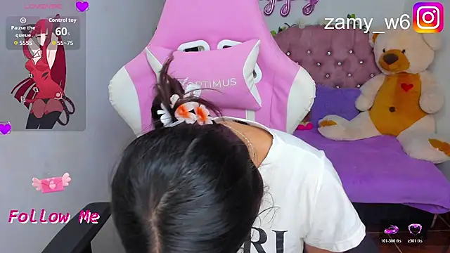 Snapshot of karla_cute01 chatting on 02-20-26, 05:48 karla cute01 online show from 02-20-26, 05:48