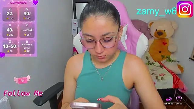 Snapshot of karla_cute01 chatting on 05-17-26, 05:29 karla cute01 online show from 05-17-26, 05:29