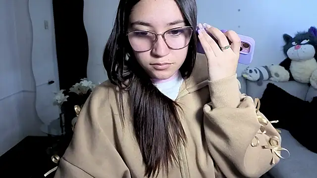 Snapshot of karla_cute01 chatting on 07-04-26, 05:47 karla cute01 online show from 07-04-26, 05:47