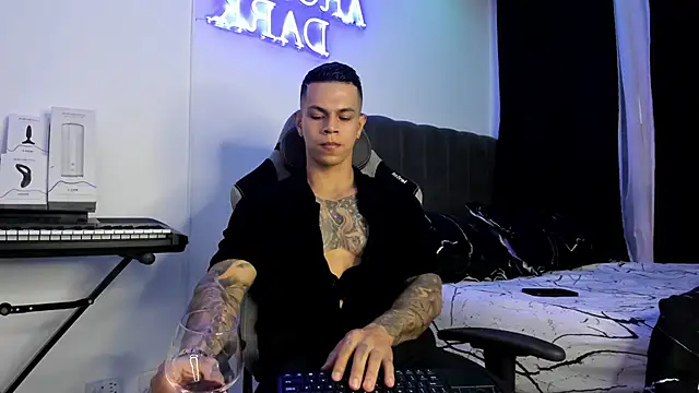 Aron Dark online show from 01-25-25, 10:18