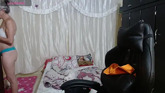 Snapshot of Giorgia_xue53 chatting on 02-18-25, 02:49 Giorgia xue53 online show from 02-18-25, 02:49