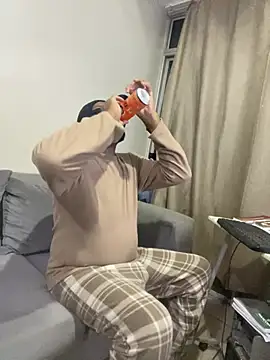 jaytee198610 online show from 04-15-26, 04:33