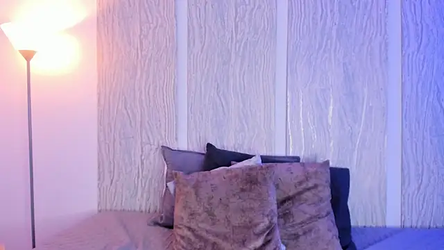 EmmaCollemann online show from 02-22-25, 04:19