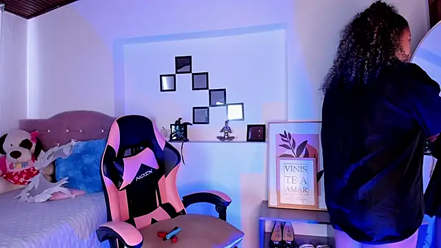 Kenia tompson01 online show from 09-10-25, 05:56