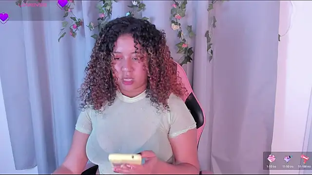 Kenia tompson01 online show from 11-17-25, 07:18