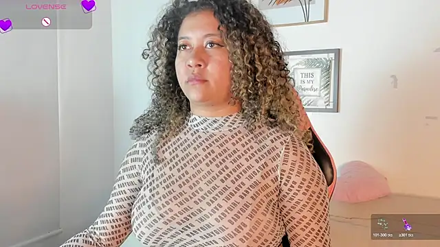 Kenia tompson01 online show from 11-13-25, 08:46