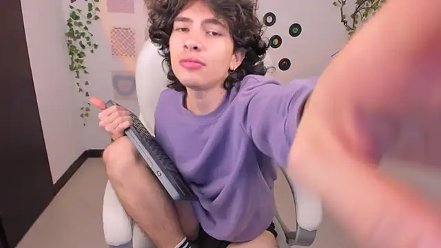 Snapshot of Angelo_duarte chatting on 09-30-25, 07:31 Angelo duarte online show from 09-30-25, 07:31