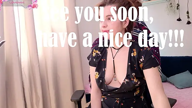 Snapshot of Lisa_sweetheels chatting on 02-25-25, 06:03 Lisa sweetheels online show from 02-25-25, 06:03