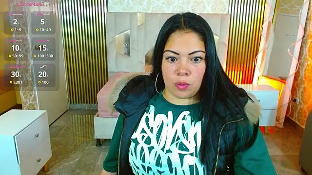 Snapshot of martinna_tay chatting on 11-27-25, 03:29 martinna tay online show from 11-27-25, 03:29