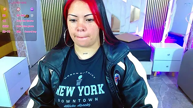 Snapshot of martinna_tay chatting on 10-19-25, 03:20 martinna tay online show from 10-19-25, 03:20